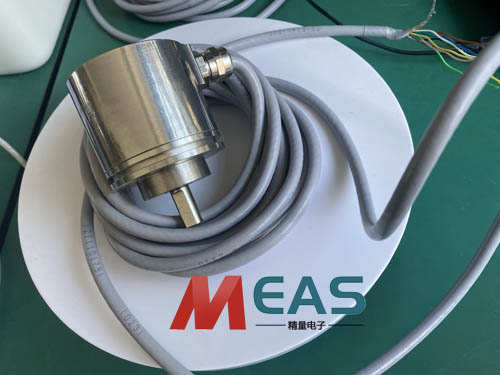 拉繩位移編碼器輸出電纜應加裝防護套