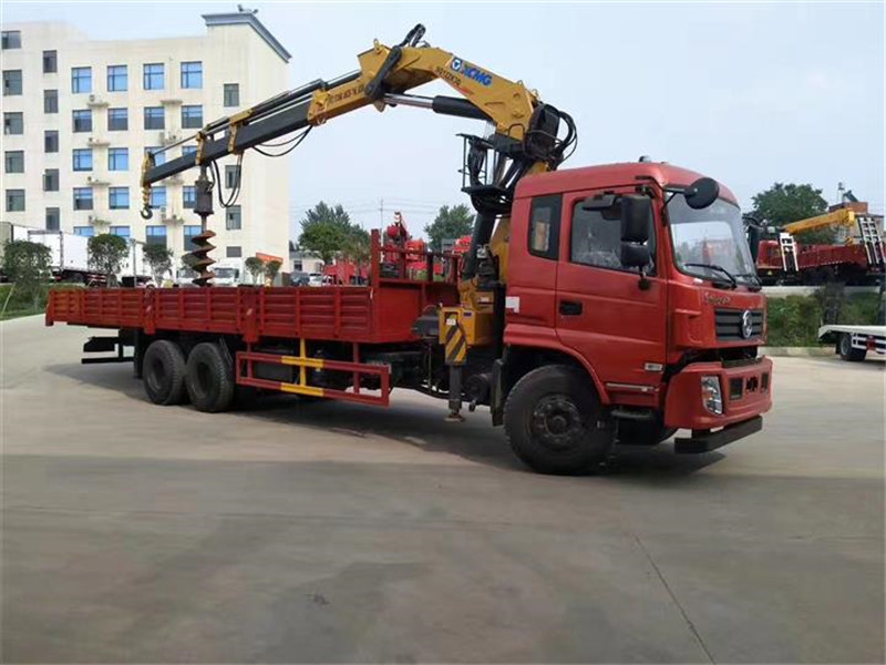 東風后八輪徐工12噸折臂隨車吊