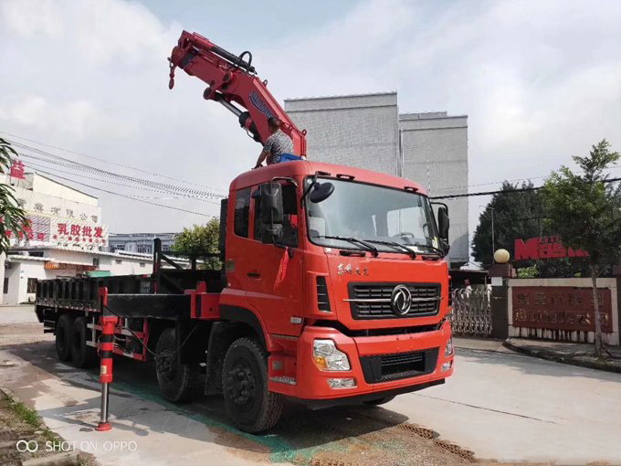 江威吊機(jī)16噸折臂東風(fēng)天龍前四后八隨車吊