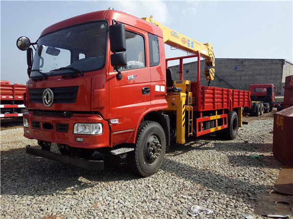 石煤8噸東風(fēng)隨車吊（東風(fēng) -- 御虎8噸隨車起重運(yùn)輸車）