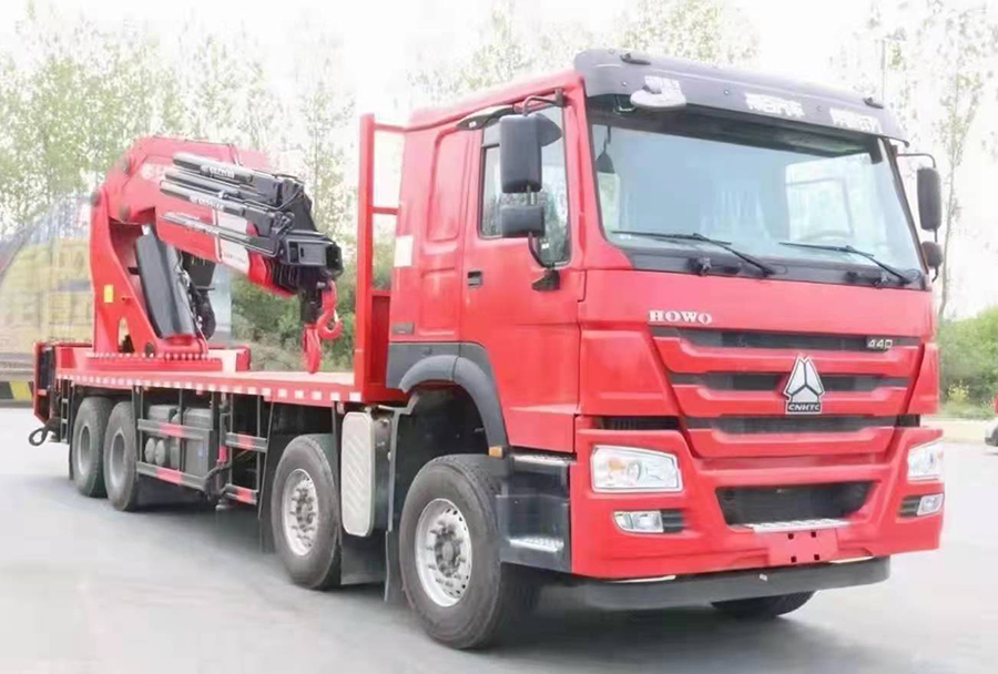 解析：重汽豪曼55噸折臂隨車吊