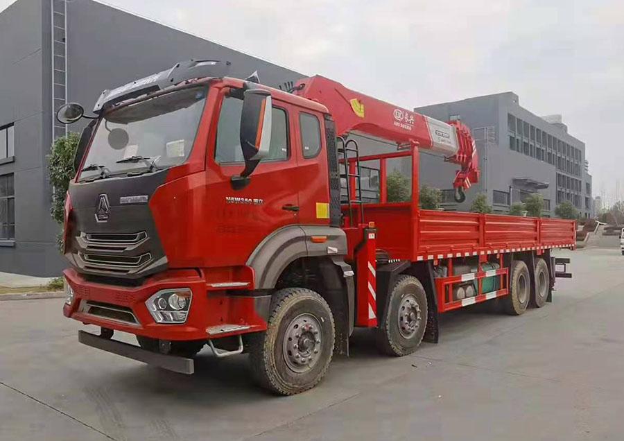 重汽豪沃長(zhǎng)興14噸隨車(chē)吊