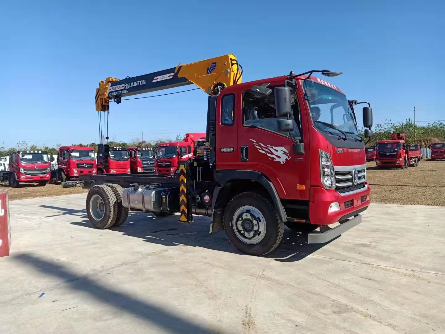 山區版重汽王牌隨車吊 6.3噸吊機