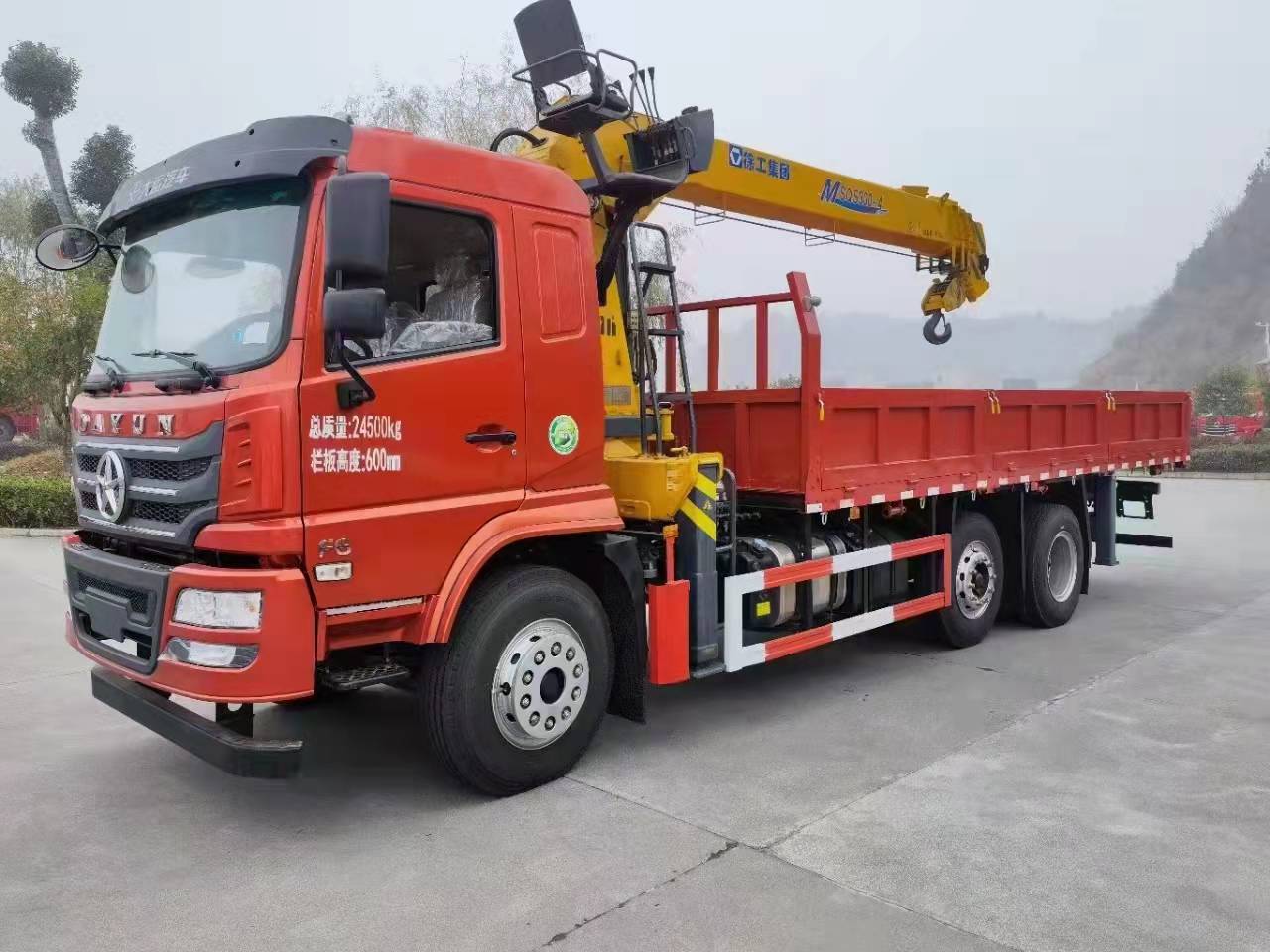 大運隨車吊徐工8噸吊機 現車降價2萬元