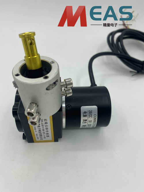 ����λ�ƾ��a������(zh��n)�o�`�ؑ�(y��ng)����늙C(j��)�Ķ�λ�y(c��)��ϵ�y(t��ng)��